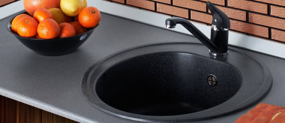 Установка раковины из искусственного камня на кухне Установка раковины из искусственного камня на кухне